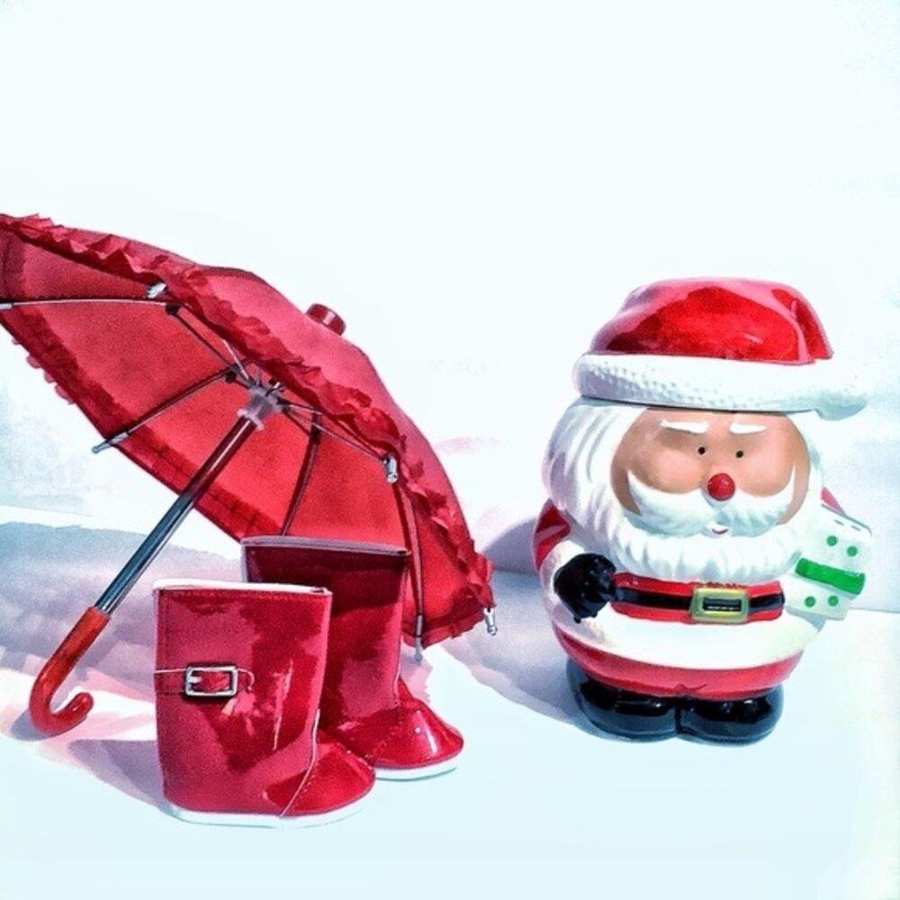 Santa Cookie Jar / Treat Jar Ceramic 8” Tall Vintage Made in Taiwan Christmas